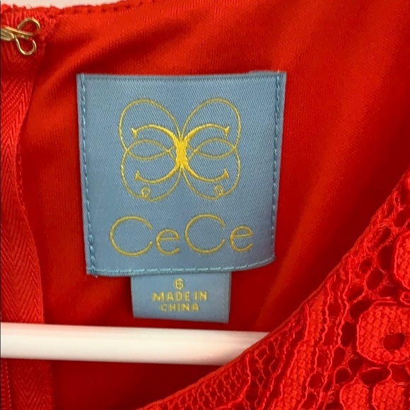 Red lace dress - Picture 3 of 4